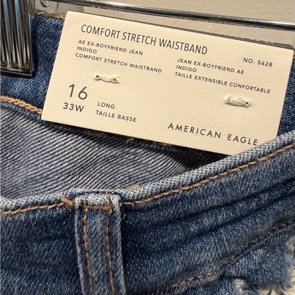 American Eagle 🦅 Ripped Low-Rise Ex-Boyfriend Jeans - Picture 10 of 11